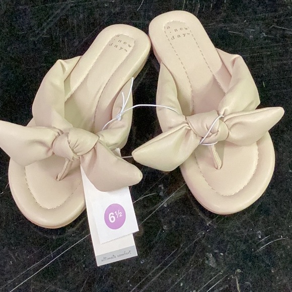 Women's Adley Bow Flip Flop Sandals-a New Day-cream-various sizes-new - Picture 3 of 6